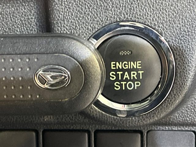 �y�L�[�t���[�V�X�e���z�J�o����|�P�b�g�ɓ��ꂽ�܂܂ł��h�A�̎{���E�������\�ȃX�}�[�g�L�[�𑕔��B�G���W���̃I���E�I�t�����J�M�����o���K�v����������Ƃ��Ă��֗��ł���