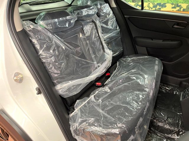 ���i���ȃI���W�i���t���A�}�b�g���I�v�V�����ɂĂ��p�ӂ��Ă���܂��B���D���ȃf�U�C����J���[�����Ԃɍ��킹�đI��ł����������Ƃ��ł��܂���