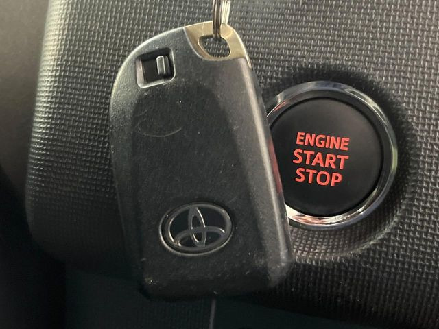 �y�X�}�[�g�L�[�z�J�o����|�P�b�g�ɓ��ꂽ�܂܂ł��h�A�̎{���E�������\�ȃX�}�[�g�L�[�𑕔��B�G���W���̃I���E�I�t�����J�M�����o���K�v����������Ƃ��Ă��֗��ł���