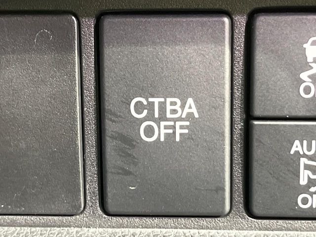 �y�V�e�B�u���[�L�A�N�e�B�u�V�X�e���z�ᑬ���s���ɑO���̎ԗ�����F�����A�Փ˂������Ȏ��͌x��ƃu���[�L�ŏՓˉ���Ɣ�Q�y�����A�V�X�g�B�����S�Ƀh���C�u�����y���݂��������܂��B