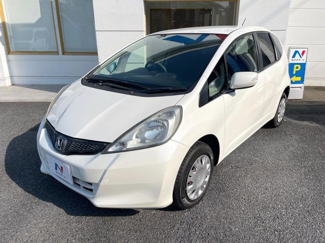 高透明度のガラス皮膜で撥水はもちろん、上質なツヤ・光沢を実現。紫外線や酸性雨から大切な愛車を保護し、色あせ・劣化を防止。「弾スプラッシュコート」、「弾プリミッサコート」からお選びいただけます。