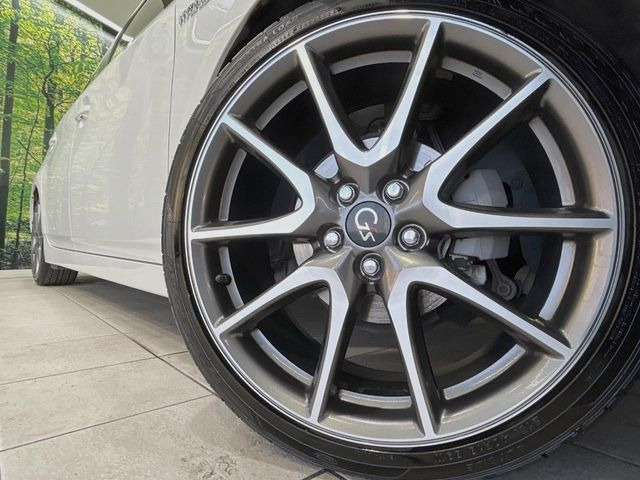 �y����18�C���`�A���~�z�C�[���z�O�ςɃ}�b�`���������A���~�z�C�[���𑕒����Ă���܂��B�e��ЊO�A���~�z�C�[����A�X�^�b�h���X�^�C�����戵�����Ă���܂��B���񂲑��k����������