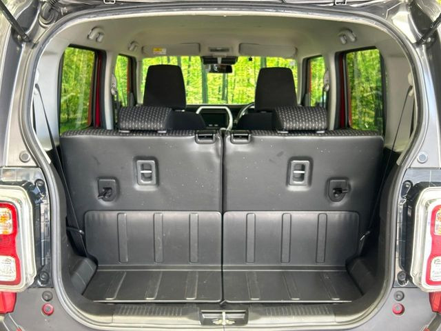 ���i�̂���������ʋ΁A���}���ɏ\���ȉ׎��X�y�[�X���m�ۂ��Ă���܂��B�Z�J���h�V�[�g��|���ƁA�傫�ȉו��̐ύڂ��\�ł���