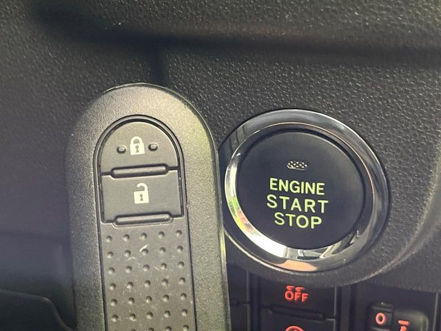 �y�L�[�t���[�V�X�e���z�J�o����|�P�b�g�ɓ��ꂽ�܂܂ł��h�A�̎{���E�������\�ȃX�}�[�g�L�[�𑕔��B�G���W���̃I���E�I�t�����J�M�����o���K�v����������Ƃ��Ă��֗��ł���