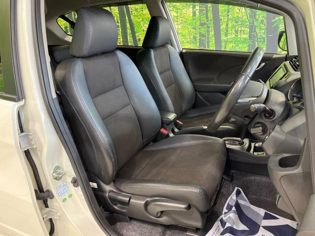 �y�n�[�t���U�[�V�[�g�z�������ƍ���S�n�𗼗������l�C�̃V�[�g���w�ʁE���ʂ̃t�@�u���b�N�f�ނ́A�ʋC���̗ǂ��⊊��ɂ����ɗD��Ă��܂��B�C���╞���ɍ��E���ꂸ���K�ɂ���肢�������܂��B