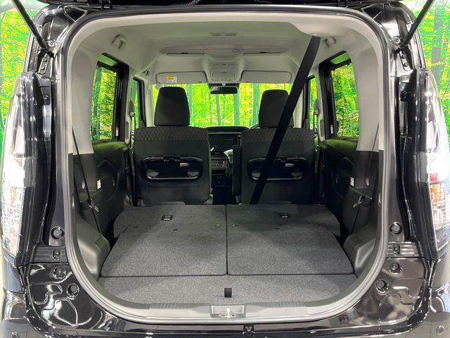 ���i�̂���������ʋ΁A���}���ɏ\���ȉ׎��X�y�[�X���m�ۂ��Ă���܂��B�Z�J���h�V�[�g��|���ƁA�傫�ȉו��̐ύڂ��\�ł���