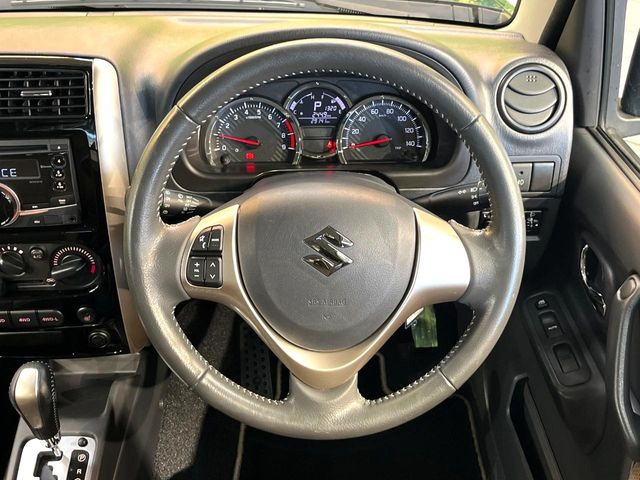 �y�����v�����X�e�A�����O�z�㎿�Ȋv���g�p���邱�ƂŁA��ɂ����������݂ƂĂ��^�]���₷���n���h���ł���