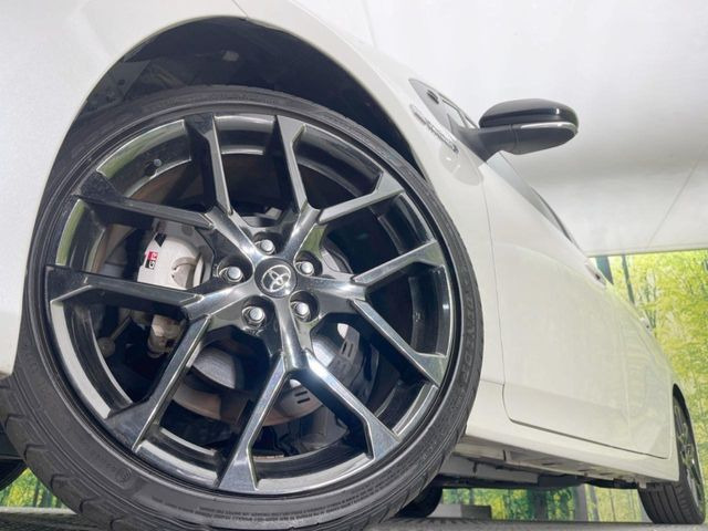 �y�����A���~�z�C�[���z�O�ςɃ}�b�`���������A���~�z�C�[���𑕒����Ă���܂��B�e��ЊO�A���~�z�C�[����A�X�^�b�h���X�^�C�����戵�����Ă���܂��B���񂲑��k����������