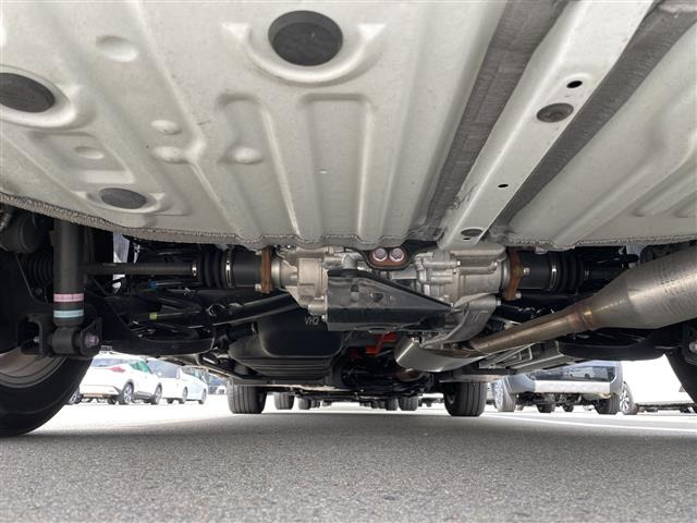 ヴォクシー1.8 ハイブリッド S-Z E-Four 4WD