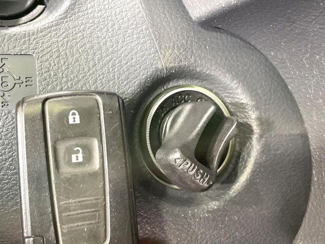 �y�X�}�[�g�L�[�z�J�o����|�P�b�g�ɓ��ꂽ�܂܂ł��h�A�̎{���E�������\�ȃX�}�[�g�L�[�𑕔��B�G���W���̃I���E�I�t�����J�M�����o���K�v����������Ƃ��Ă��֗��ł���