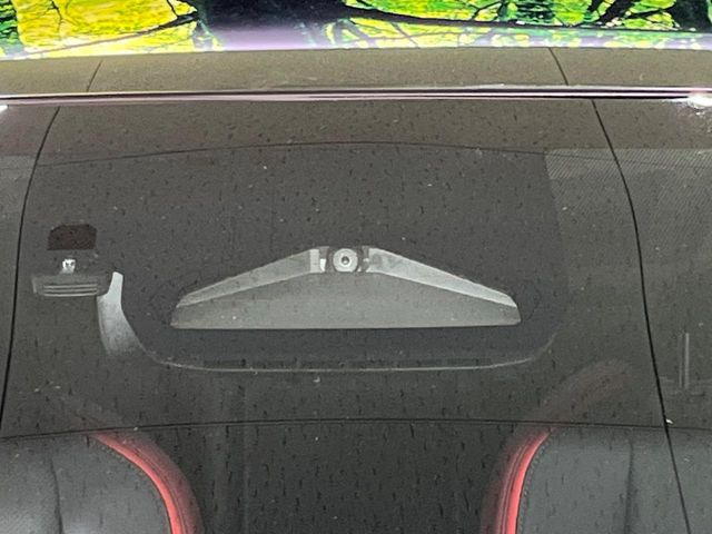 �y�g���^�Z�[�t�e�B�Z���X�z���s���ɑO���̎ԗ�����F�����A�Փ˂������Ȏ��͌x��ƃu���[�L�ŏՓˉ���Ɣ�Q�y�����A�V�X�g�B�����S�Ƀh���C�u�����y���݂��������܂��B