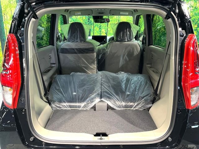 ���i�̂���������ʋ΁A���}���ɏ\���ȉ׎��X�y�[�X���m�ۂ��Ă���܂��B�Z�J���h�V�[�g��|���ƁA�傫�ȉו��̐ύڂ��\�ł���