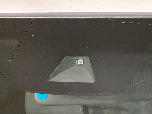 �y�z���_�Z���V���O�z���s���ɑO���̎ԗ�����F�����A�Փ˂������Ȏ��͌x��ƃu���[�L�ŏՓˉ���Ɣ�Q�y�����A�V�X�g�B�����S�Ƀh���C�u�����y���݂��������܂��B