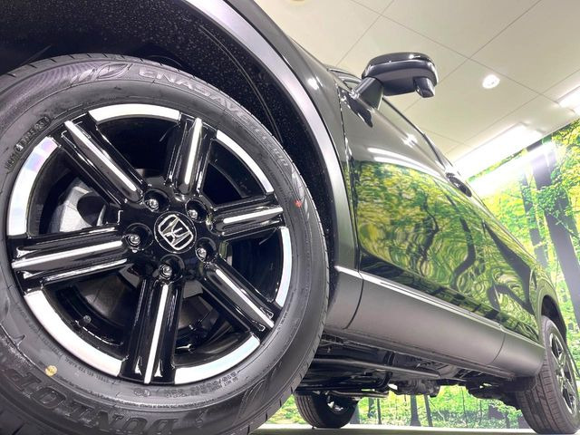 �y����16�C���`�A���~�z�C�[���z�O�ςɃ}�b�`���������A���~�z�C�[���𑕒����Ă���܂��B�e��ЊO�A���~�z�C�[����A�X�^�b�h���X�^�C�����戵�����Ă���܂��B���񂲑��k����������