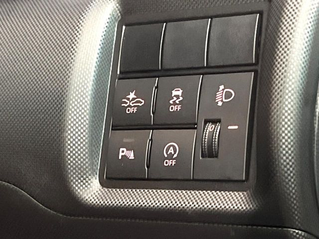 �y�X�}�[�g�A�V�X�g�z���s���ɑO���̎ԗ�����F�����A�Փ˂������Ȏ��͌x��ƃu���[�L�ŏՓˉ���Ɣ�Q�y�����A�V�X�g�B�����S�Ƀh���C�u�����y���݂��������܂��B