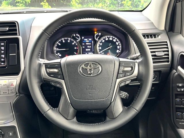 �y�X�e�A�����O�X�C�b�`�z�^�]���A�O������ڐ������炷���ƂȂ��A�I�[�f�B�I���̑��삪�\�ȕ֗��@�\!���S&���K�ȃh���C�u�����o���Ă���܂���