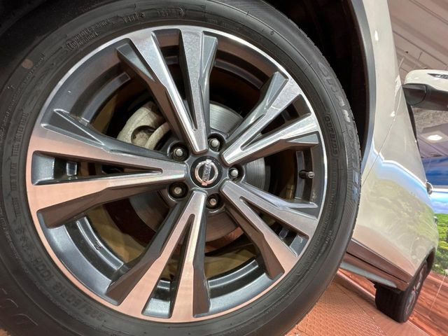 �y�O���[�h��p����18�C���`�A���~�z�C�[���z�f�U�C�����̍��������A���~�z�C�[���𑕒����Ă���܂��B�e��ЊO�A���~�z�C�[����A�X�^�b�h���X�^�C�����戵�����Ă���܂��B���񂲑��k����������