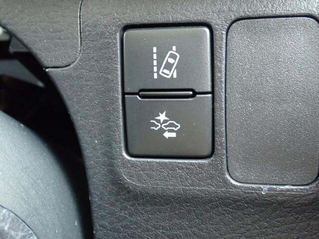 �Փˉ���y���u���[�L�A���s���ɑO���̎ԗ�����F�����A�Փ˂������Ȏ��͌x��ƃu���[�L�ŏՓˉ�����A�V�X�g�B�����S�Ƀh���C�u�����y���݂��������܂��B