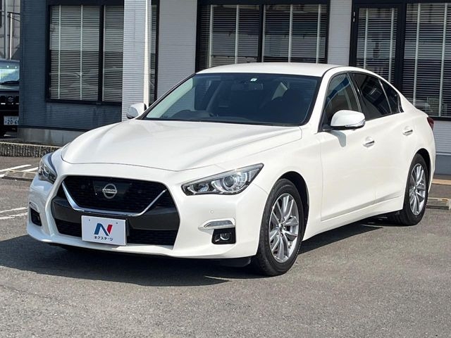 高透明度のガラス皮膜で撥水はもちろん、上質なツヤ・光沢を実現。紫外線や酸性雨から大切な愛車を保護し、色あせ・劣化を防止。「弾スプラッシュコート」、「弾プリミッサコート」からお選びいただけます。