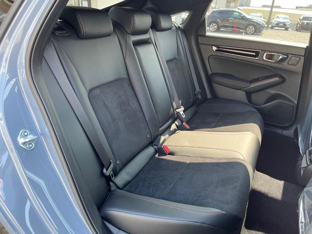 ���i���ȃI���W�i���t���A�}�b�g���I�v�V�����ɂĂ��p�ӂ��Ă���܂��B���D���ȃf�U�C����J���[�����Ԃɍ��킹�đI��ł����������Ƃ��ł��܂���