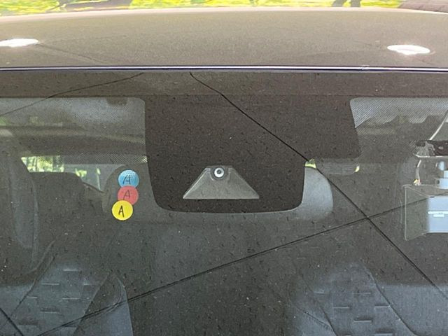 �y�v���N���b�V���Z�[�t�e�B�z�O���̎ԗ��������m���A�Փ˂������Ȏ��͌x��Œ��ӂ𑣂��A�u���[�L�𓥂ޗ͂��T�|�[�g�B�u���[�L�𓥂߂Ȃ������ꍇ�͏Փ˔�Q�y���u���[�L���쓮�A�Փˉ�����T�|�[�g���܂��B