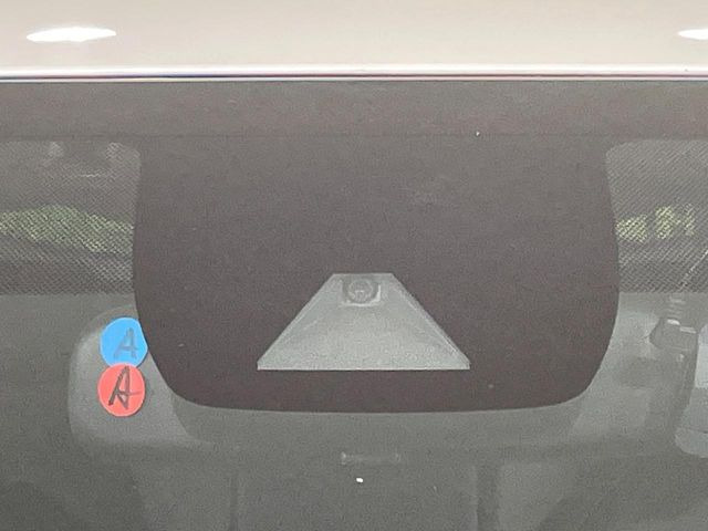 �y�g���^�Z�[�t�e�B�Z���X�z���s���ɑO���̎ԗ�����F�����A�Փ˂������Ȏ��͌x��ƃu���[�L�ŏՓˉ���Ɣ�Q�y�����A�V�X�g�B�����S�Ƀh���C�u�����y���݂��������܂��B