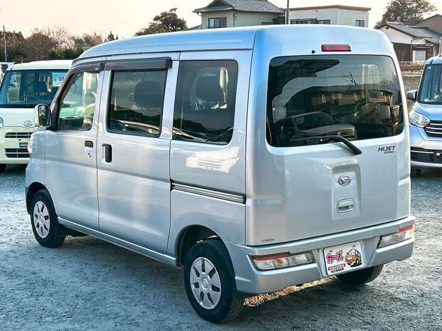 ���X�ł͌y�����Ԃ��畁�ʎԂ܂ŕ��L���I�[�����[�J�[�̎Ԏ�E�F�E�O���[�h��L�x�ɑ����Ă���܂��B