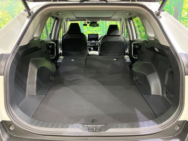 ���i�̂���������ʋ΁A���}���ɏ\���ȉ׎��X�y�[�X���m�ۂ��Ă���܂��B�Z�J���h�V�[�g��|���ƁA�傫�ȉו��̐ύڂ��\�ł���