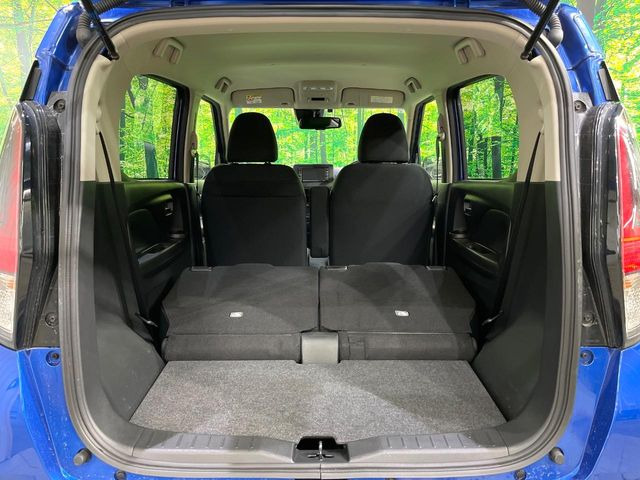 ���i�̂���������ʋ΁A���}���ɏ\���ȉ׎��X�y�[�X���m�ۂ��Ă���܂��B�Z�J���h�V�[�g��|���ƁA�傫�ȉו��̐ύڂ��\�ł���