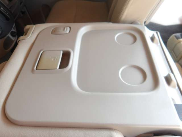 �V�[�g�o�b�N�e�[�u�����������h���C�u�ɂ��������i�[���̃e�[�u���ł�!