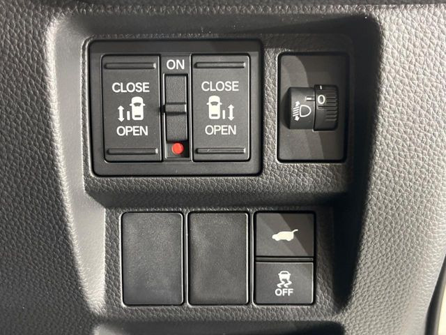 �y�����p���[�X���C�h�h�A�z�X�}�[�g�L�[��^�]�Ȃ̃X�C�b�`�Ō�ȗ����X���C�h�h�A�̊J���\���d��������͂����ăh�A���J����K�v�������A�����Ȃ��q�l�ł��ȒP�ɊJ���߂ł����K�ł���