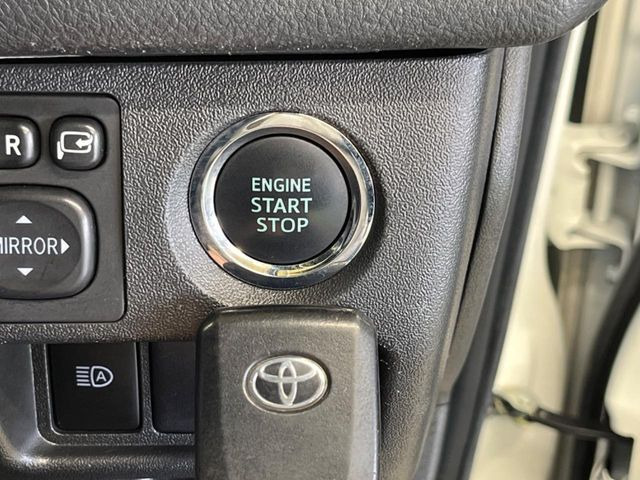 �y�X�}�[�g�L�[�z�J�o����|�P�b�g�ɓ��ꂽ�܂܂ł��h�A�̎{���E�������\�ȃX�}�[�g�L�[�𑕔��B�G���W���̃I���E�I�t�����J�M�����o���K�v����������Ƃ��Ă��֗��ł���