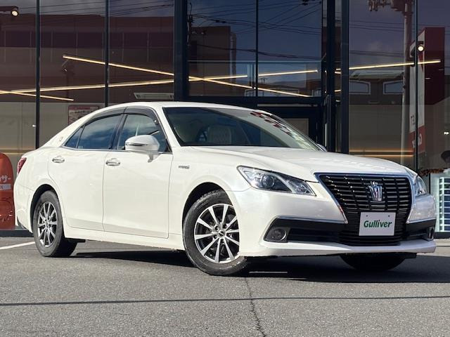 クラウンハイブリッド 2.5 ロイヤルサルーン