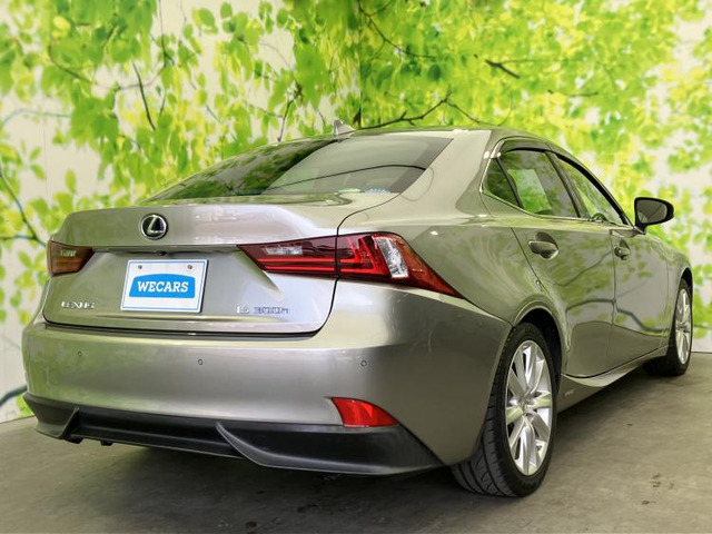 IS300h バージョンL