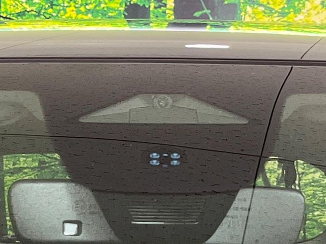 �y�z���_�Z���V���O�z���s���ɑO���̎ԗ�����F�����A�Փ˂������Ȏ��͌x��ƃu���[�L�ŏՓˉ���Ɣ�Q�y�����A�V�X�g�B�����S�Ƀh���C�u�����y���݂��������܂��B