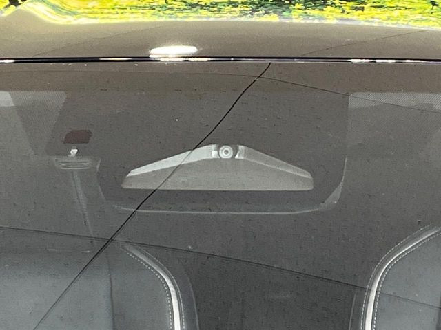 �y�g���^�Z�[�t�e�B�Z���X�z���s���ɑO���̎ԗ�����F�����A�Փ˂������Ȏ��͌x��ƃu���[�L�ŏՓˉ���Ɣ�Q�y�����A�V�X�g�B�����S�Ƀh���C�u�����y���݂��������܂��B