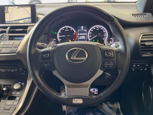 �y�����v�����X�e�A�����O�z�㎿�Ȋv���g�p���邱�ƂŁA��ɂ����������݂ƂĂ��^�]���₷���n���h���ł���