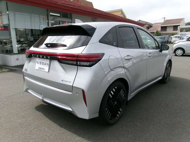 ノートオーラ1.2 G レザーエディション