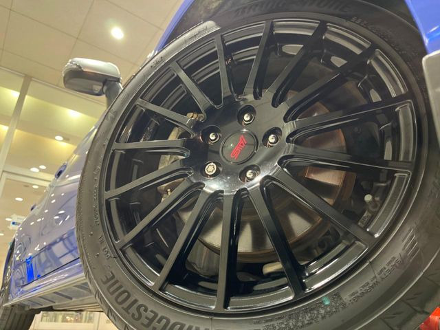 �y�����I�v�V����18�C���`�A���~�z�C�[���z�����I�v�V�����z�C�[���𑕒��B���s���\�̌���ɉ����A�O�ς����X�^�C���b�V���ɂȂ��Ă��܂��B