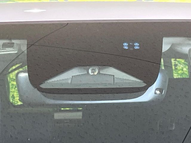 �y�z���_�Z���V���O�z���s���ɑO���̎ԗ�����F�����A�Փ˂������Ȏ��͌x��ƃu���[�L�ŏՓˉ���Ɣ�Q�y�����A�V�X�g�B�����S�Ƀh���C�u�����y���݂��������܂��B