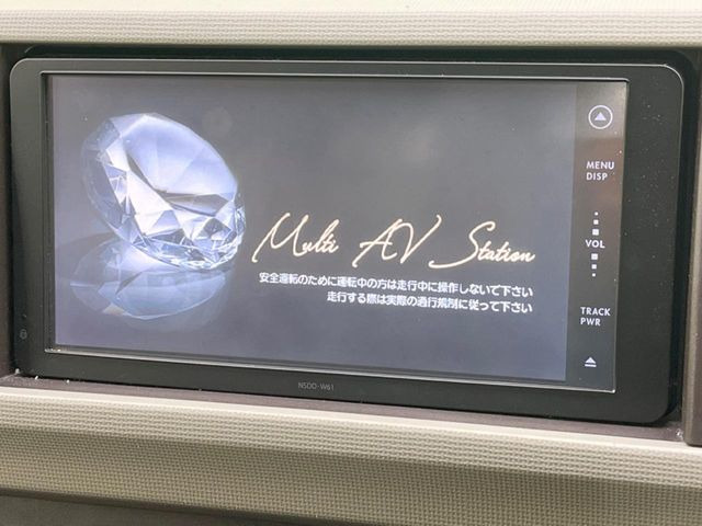 �y�����i�r�z�l�C�̏����i�r�𑕔����Ă���܂��B�i�r�̎g���₷���͂������A�I�[�f�B�I�@�\���[��!�L�����v�◷�s�͂������A�ʋ΂┃�����ȂǕ��i�̃h���C�u���y�����Ȃ�͂���