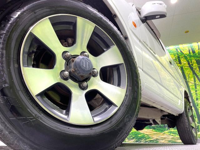 �y����16�C���`�A���~�z�C�[���z�O�ςɃ}�b�`���������A���~�z�C�[���𑕒����Ă���܂��B�e��ЊO�A���~�z�C�[����A�X�^�b�h���X�^�C�����戵�����Ă���܂��B���񂲑��k����������