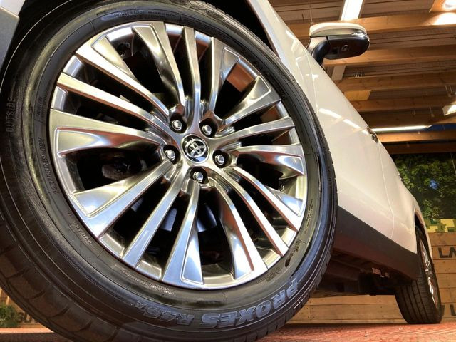 �y����19�C���`�A���~�z�C�[���z�O�ςɃ}�b�`���������A���~�z�C�[���𑕒����Ă���܂��B�e��ЊO�A���~�z�C�[����A�X�^�b�h���X�^�C�����戵�����Ă���܂��B���񂲑��k����������