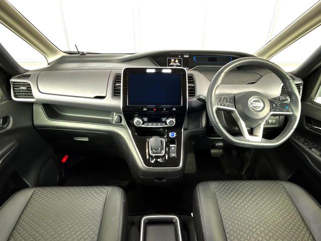 セレナ1.2 e-POWER ハイウェイスターV