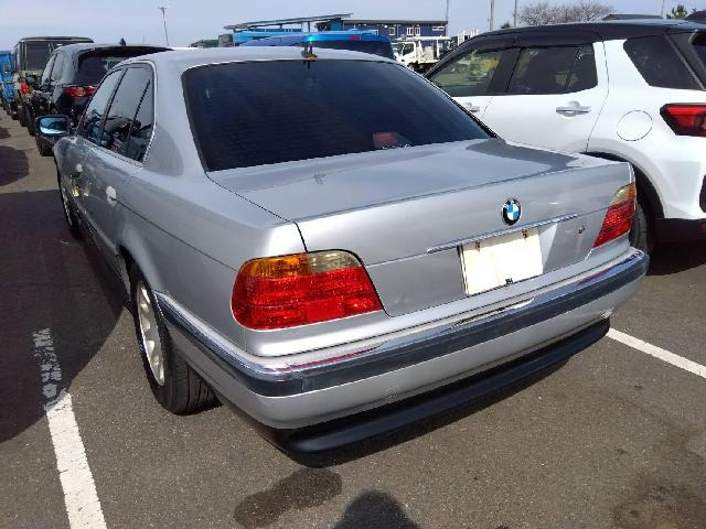 7シリーズ735i