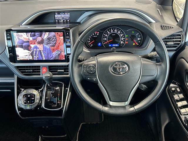 ヴォクシー2.0 ZS 煌III 4WD