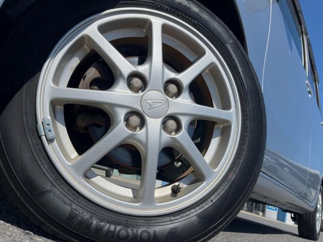 �y����14�C���`�A���~�z�C�[���z�O�ςɃ}�b�`���������A���~�z�C�[���𑕒����Ă���܂��B�e��ЊO�A���~�z�C�[����A�X�^�b�h���X�^�C�����戵�����Ă���܂��B���񂲑��k����������