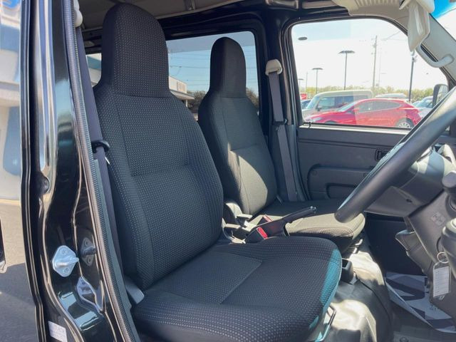 �^�]�Ȃ܂��ɂ͏\���ȃX�y�[�X������A�啿�ȕ��ł��������^�]���Ă�����������ł��B