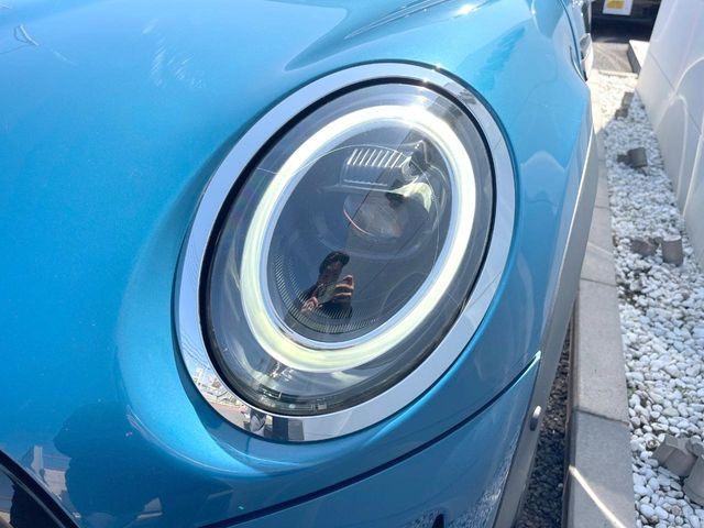 ��LED�w�b�h���C�g:��ԑ��s�����ǍD�Ȏ��E���m�ۂ����S���ĉ^�]�ł��鍂�P�xLED�w�b�h���C�g�𑕔�!�_�����x�������A����d�͂��}�����Ă��܂��B