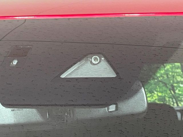 �y�X�}�[�g�u���[�L�T�|�[�g�z���s���ɑO���̎ԗ�����F�����A�Փ˂������Ȏ��͌x��ƃu���[�L�ŏՓˉ���Ɣ�Q�y�����A�V�X�g�B�����S�Ƀh���C�u�����y���݂��������܂��B